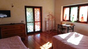 Gallery image of Alloggio per uso turistico Colomba Patrizia - Villa Concipat Rooms in Fonte Nuova