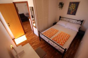 Posteľ alebo postele v izbe v ubytovaní Stone house Skrivena + 37 fotografií