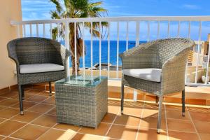 A balcony or terrace at Beautiful Ocean View Apartment