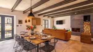 Posezení v ubytování Villa Elena by Rent Istria + 60 fotografií