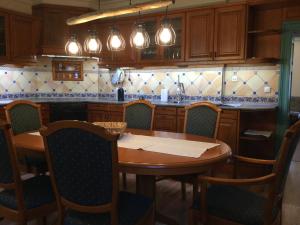 Kuchyň nebo kuchyňský kout v ubytování Jókai Apartment