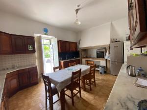 Nhà bếp/bếp nhỏ tại Casa Branca +49 ảnh