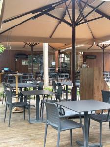 Restaurace v ubytování LONGOSPHERE GLAMPING