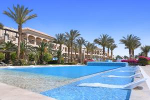 - une piscine au complexe dans l'établissement Jaz Aquamarine Resort, à Hurghada