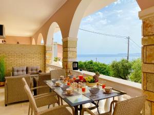 Gallery image of Nissaki Sunlight - New Home Above the beach in Nisakion +18 photos