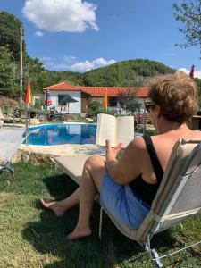 Bazén v ubytování Vila Sofia Gllava - Resort nebo v jeho okolí