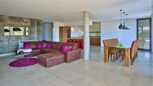Posezení v ubytování Holiday house in Višnjan with sea view, terrace, air conditioning, Wi-Fi (4840-1)