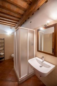 Vannituba majutusasutuses Hotel Vecchia Oliviera