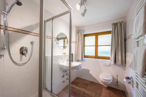 Koupelna v ubytování Landhaus Eggensberger + 37 fotografií