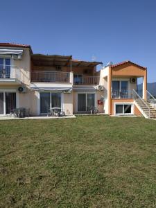 The building in which the holiday home is located