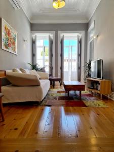 Μια τηλεόραση ή/και κέντρο ψυχαγωγίας στο Casa Lara by HnM