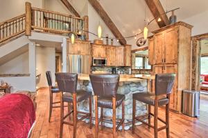 Gallery image of 5 Mi to Crescent Lake Dog-Friendly Oregon Getaway in Odell Lake