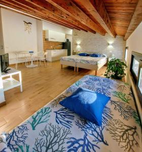 A seating area at Terrazza del Golfo