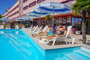 Bazén v ubytování Onda Hotel nebo v jeho okolí