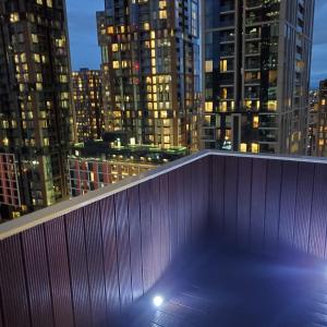 Gallery image of Captivating 2-Bed Apartment in Canary Wharf london in London