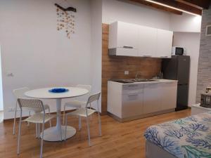 A kitchen or kitchenette at Terrazza del Golfo
