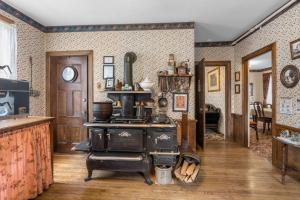 Gallery image of Lizzie Borden House in Fall River