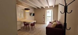 Afbeelding uit fotogalerij van Ca' Giorgina Apartments 1 in Arco +24 foto's