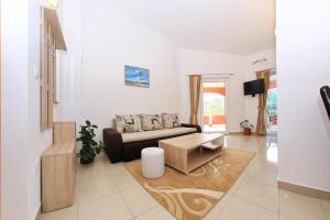 Χώρος καθιστικού στο Apartment in Vir with sea view, terrace, air conditioning, Wi-Fi (4595-5)
