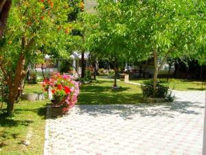 Vonkajšia záhrada v ubytovaní Beach House - Apartments Ana