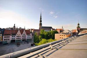 Foto da galeria de Last floor two level apartment with fantastic view em Riga