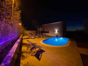 Bazén v ubytovaní Apartments in Porec - Istrien 40228 alebo v jeho blízkosti