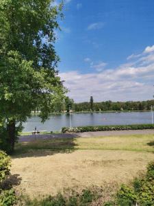 صورة لـ Kamienica nad Maltą- Mieszkania nad Jeziorem Maltańskim في بوزنان