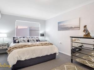 Gallery image of Water Views on Wallawa in Nelson Bay