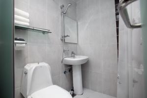 Koupelna v ubytování KSTAR METRO Hotel