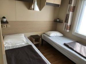 Gallery image of Mobilhome 2 Chambres 2 SDB in Canet-en-Roussillon