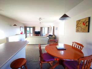 Gallery image of Les Troupes Apartments in Akaroa