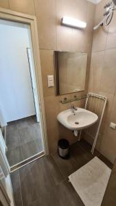 Kúpeľňa v ubytovaní Mediterran Apartman with Pool