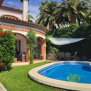 Bazén v ubytování DAMA Villa con piscina privada nebo v jeho okolí