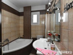 Koupelna v ubytování Villa Vangelis