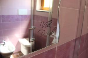 A bathroom at Villa Rosada