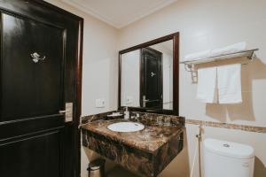 White Palace Thai Binh Hotel的一间浴室
