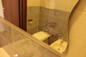 A bathroom at Villa Rosada