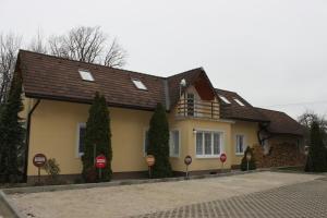 Hoone, kus puhkemaja asub