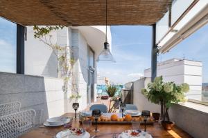 Photo de la galerie de l'établissement Green Living in Style - An Exclusive Designer Home near Galiana Golf, à Carcagente