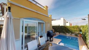 Swimmingpoolen hos eller tæt på Villa Chestnut - A Murcia Holiday Rentals Property