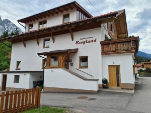 Gallery image of Pension Appartementhaus Bergland in Biberwier