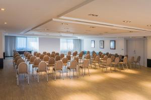 The business area and/or conference room at Hotel Madrid Alameda Aeropuerto, Affiliated by Meliá
