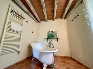 A bathroom at Il frantoio di Luna - Levanto, 5 Terre