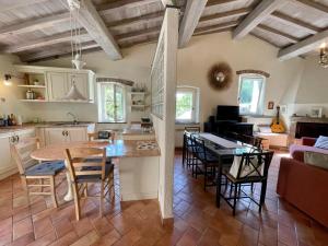 A kitchen or kitchenette at Il frantoio di Luna - Levanto, 5 Terre