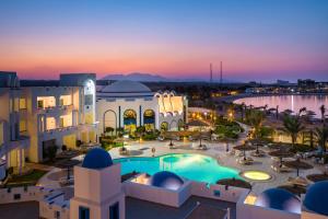 Bazén v ubytování Coral Sun Beach nebo v jeho okolí