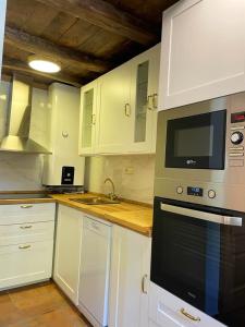 Dapur atau dapur kecil di 2 bedrooms house with wifi at Tineo