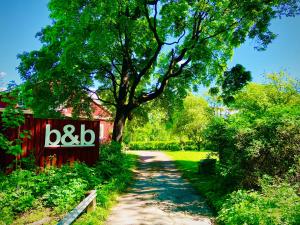 Aed väljaspool majutusasutust Solakoop B&B