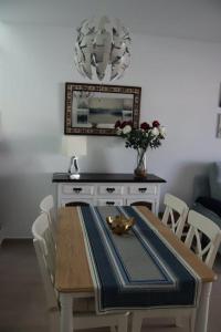 Zdjęcie z galerii obiektu Bajamar 13, vistas desde la azotea, wifi gratis w mieście Nerja
