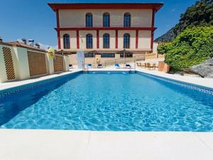 Bazén v ubytovaní Hotel Sierra de Ubrique alebo v jeho blízkosti