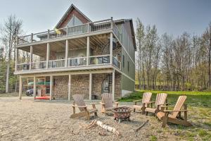 Gallery image of Rustic 3-Story Pittsburg Cabin with Lake and Mtn Views in Pittsburg